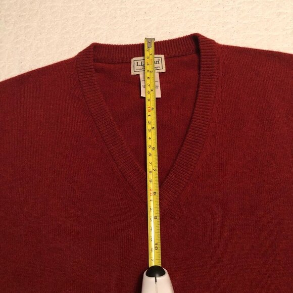 LL BEAN Vest Mens Size L Sweater 100% Pure Lambswool V-Neck Sleeveless Color Red - Picture 7 of 9